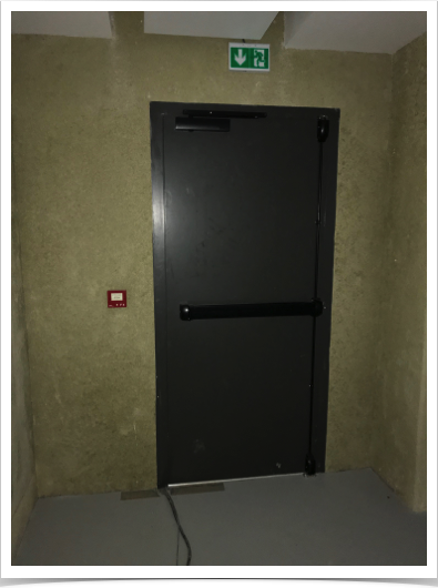 Porte tôlée à rupture de pont thermique
